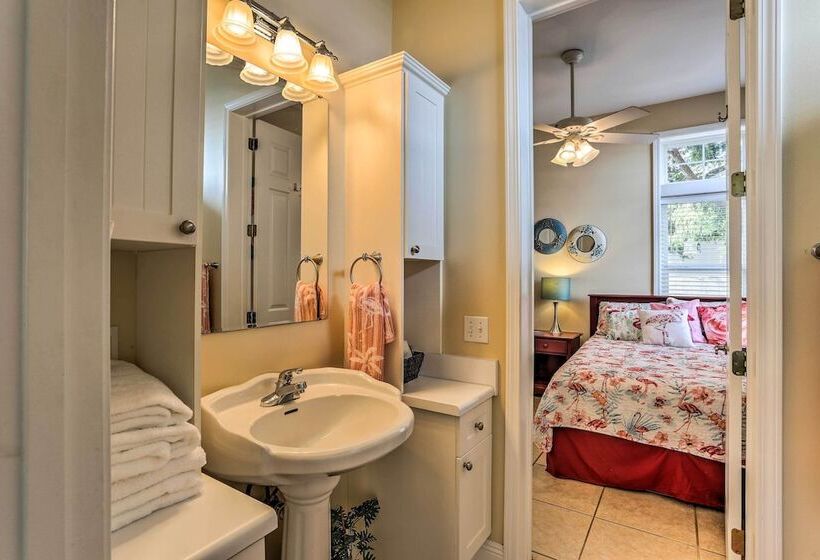 Santa Rosa Beach House W/ Spacious Deck