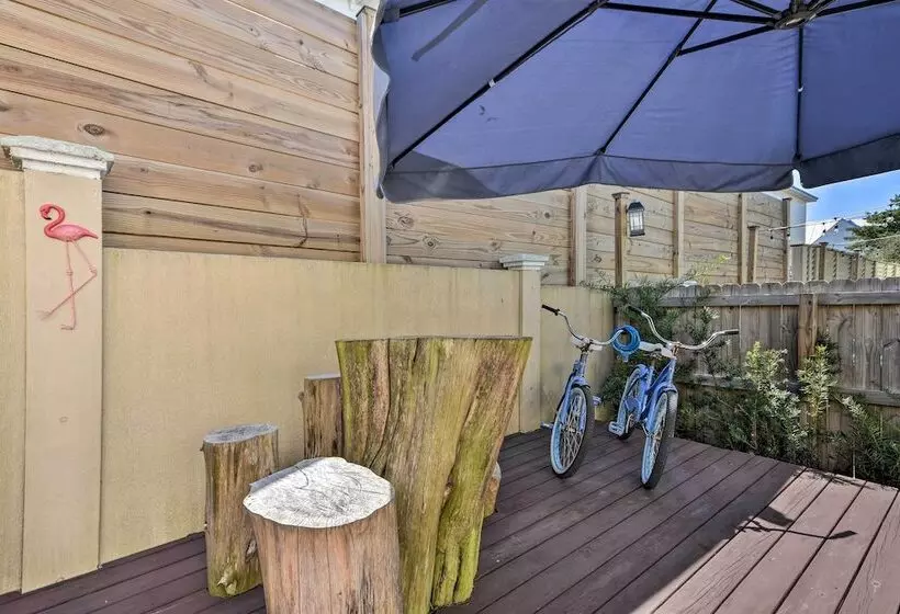 Santa Rosa Beach House W/ Spacious Deck