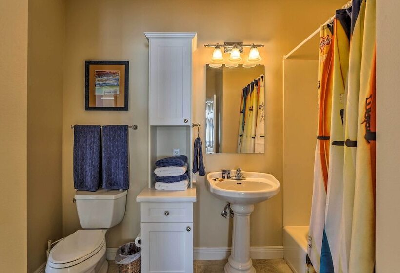 Santa Rosa Beach House W/ Spacious Deck