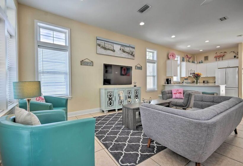 Santa Rosa Beach House W/ Spacious Deck
