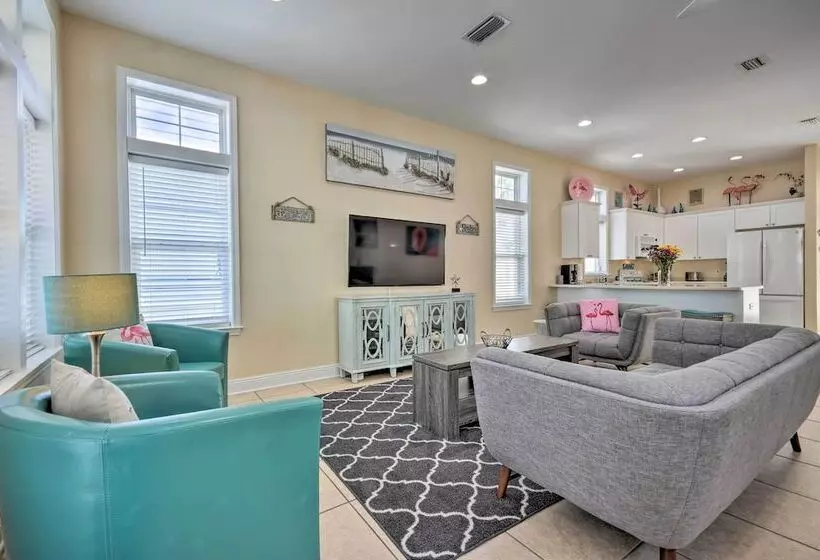 Santa Rosa Beach House W/ Spacious Deck