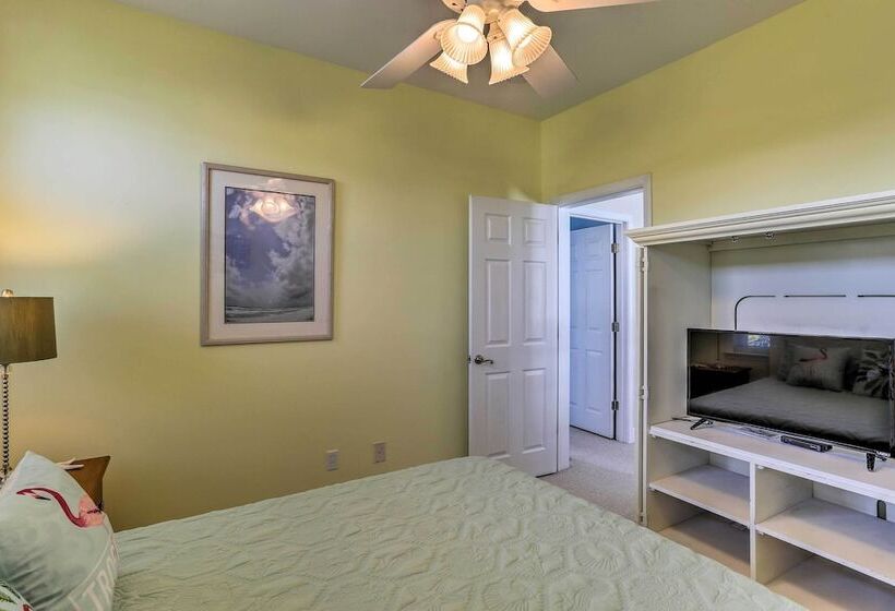 Santa Rosa Beach House W/ Spacious Deck