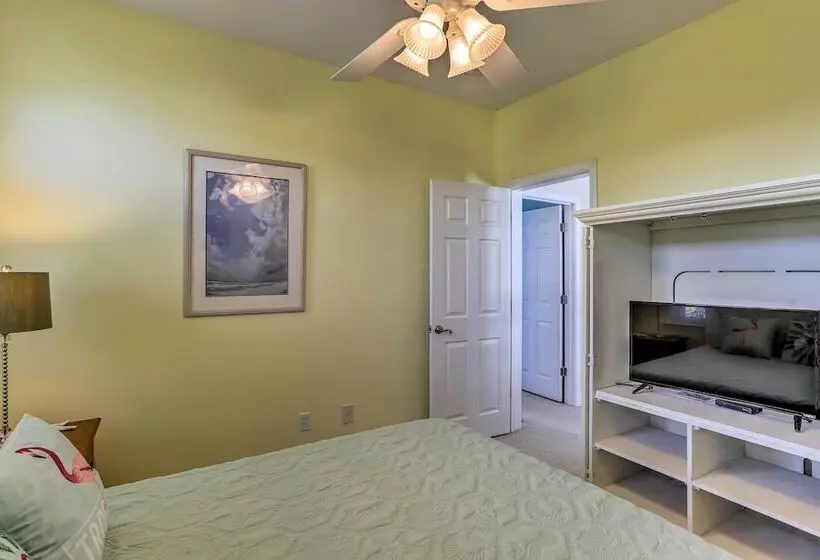 Santa Rosa Beach House W/ Spacious Deck