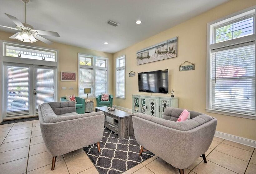 Santa Rosa Beach House W/ Spacious Deck