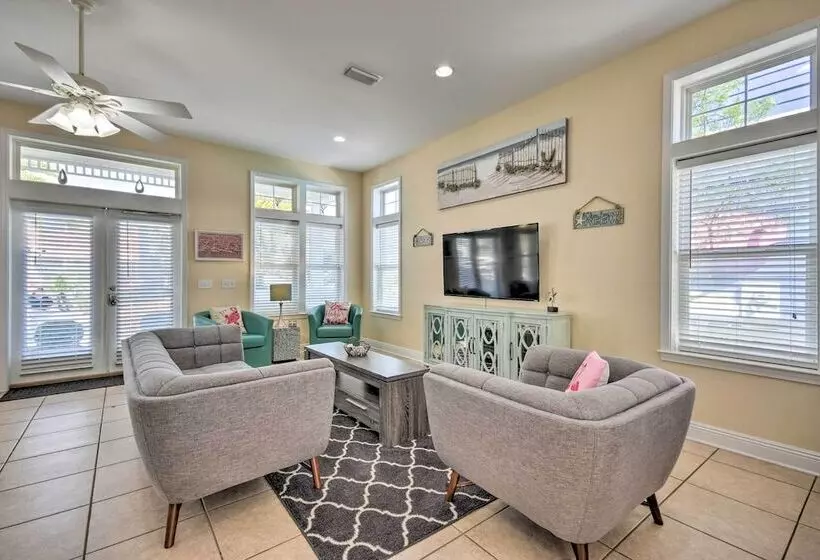 Santa Rosa Beach House W/ Spacious Deck