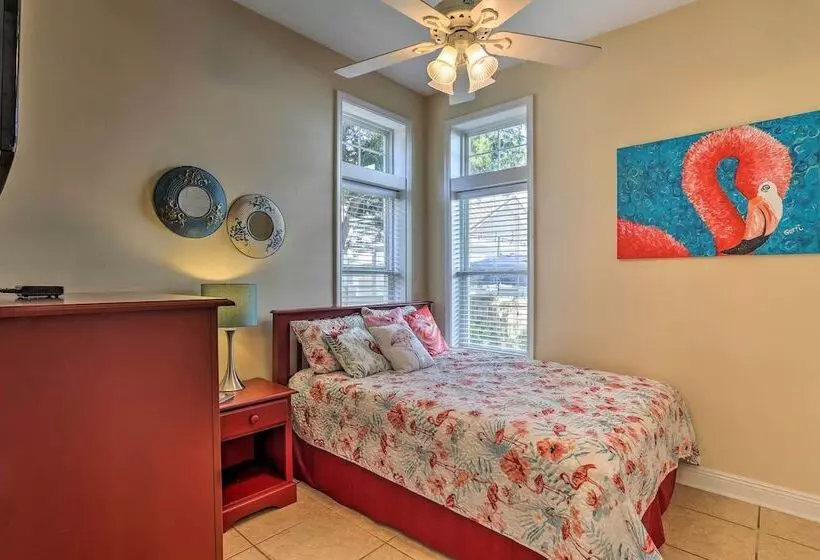 Santa Rosa Beach House W/ Spacious Deck