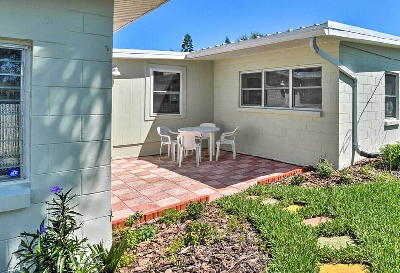 Single Story Ormond Beach Home, Walk To Water