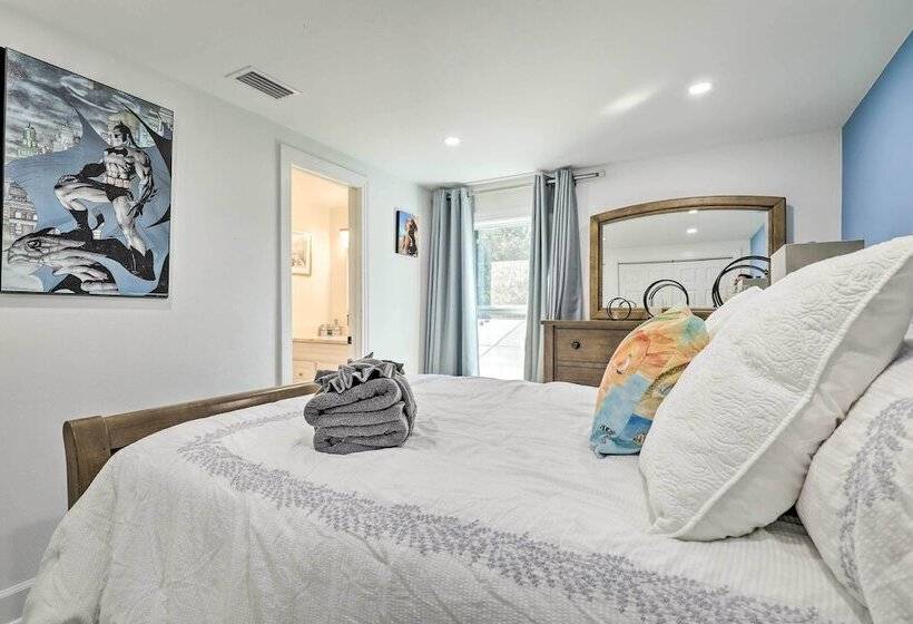 Stunning Tampa Oasis ~ 15 Mi From Downtown!