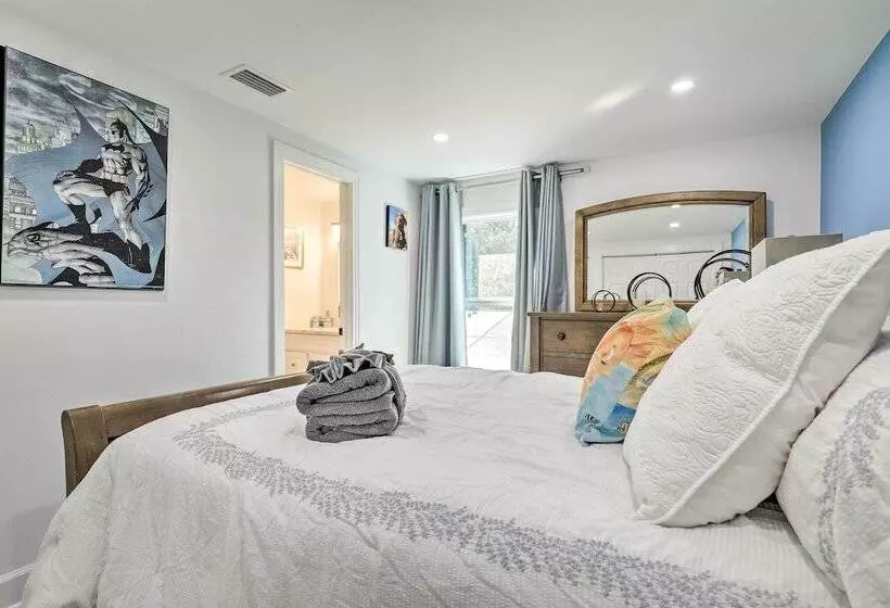 Stunning Tampa Oasis ~ 15 Mi From Downtown!