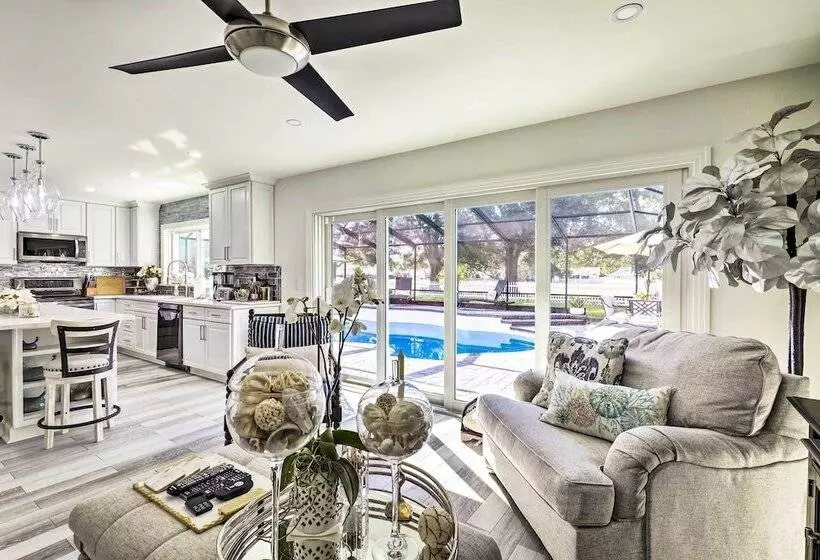 Stunning Tampa Oasis ~ 15 Mi From Downtown!