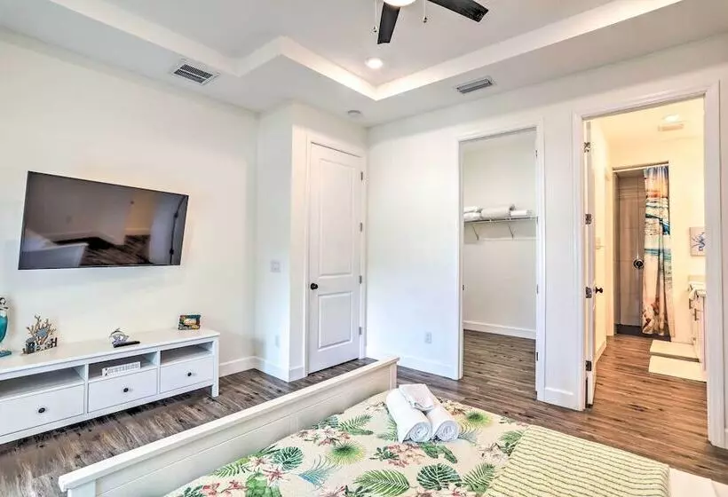 Family Friendly Tampa Home < 3 Mi To Ocean!