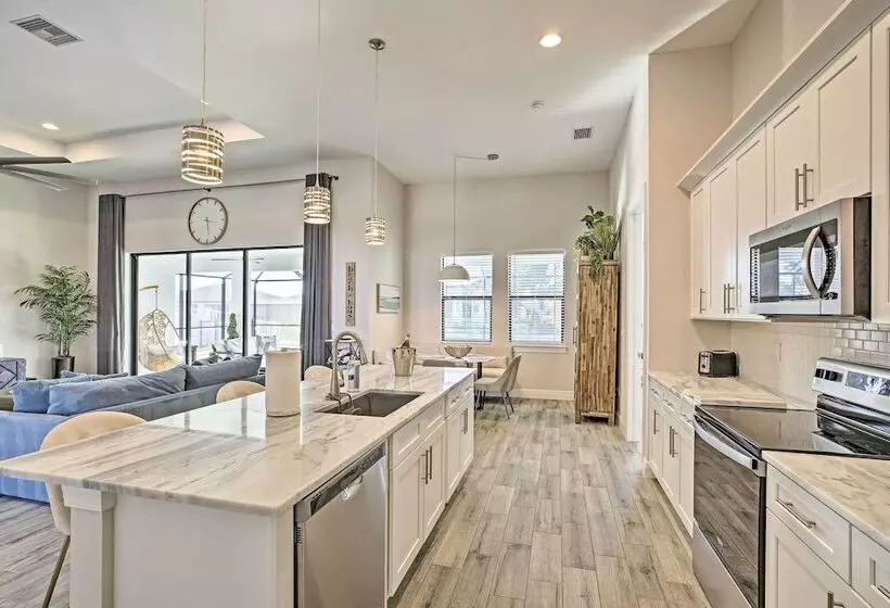 Sun Seekers Getaway: Lavish Cape Coral Villa