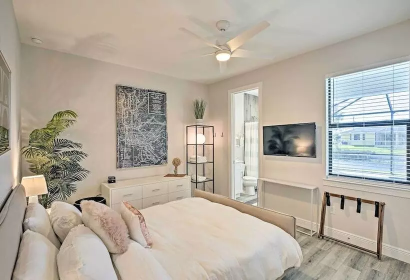 Sun Seekers Getaway: Lavish Cape Coral Villa