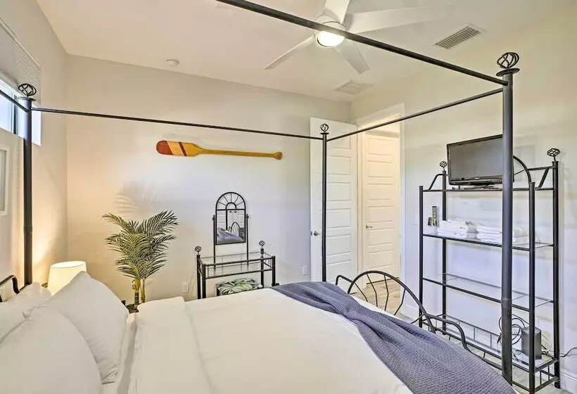 Sun Seekers Getaway: Lavish Cape Coral Villa