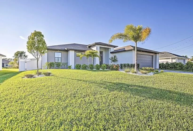 Sun Seekers Getaway: Lavish Cape Coral Villa