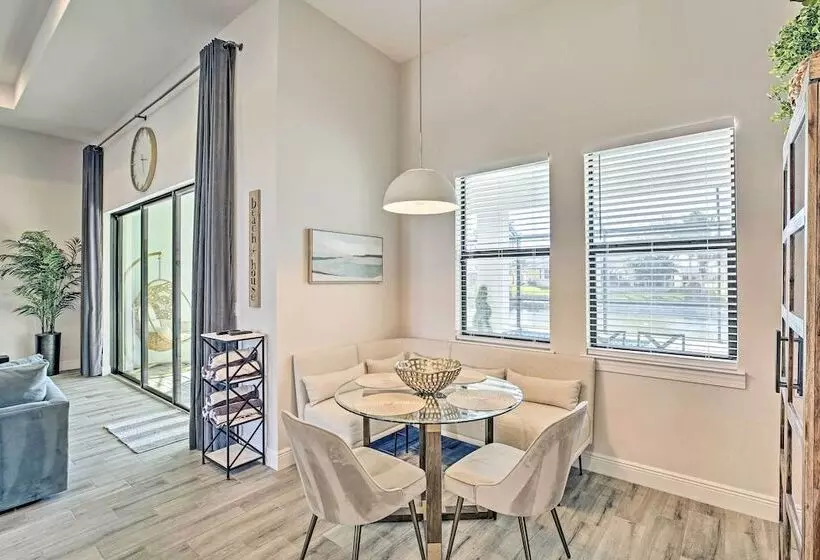 Sun Seekers Getaway: Lavish Cape Coral Villa