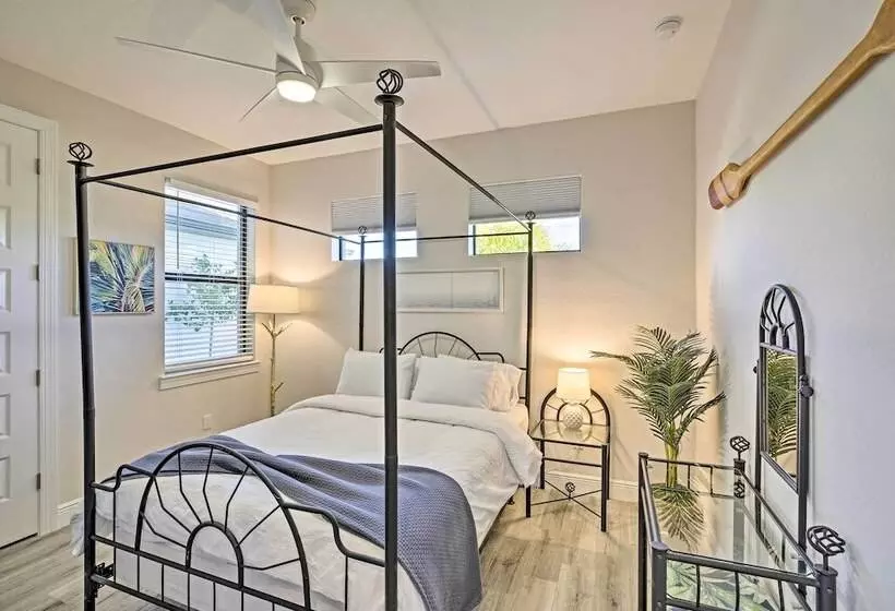 Sun Seekers Getaway: Lavish Cape Coral Villa