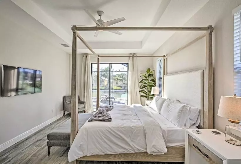 Sun Seekers Getaway: Lavish Cape Coral Villa