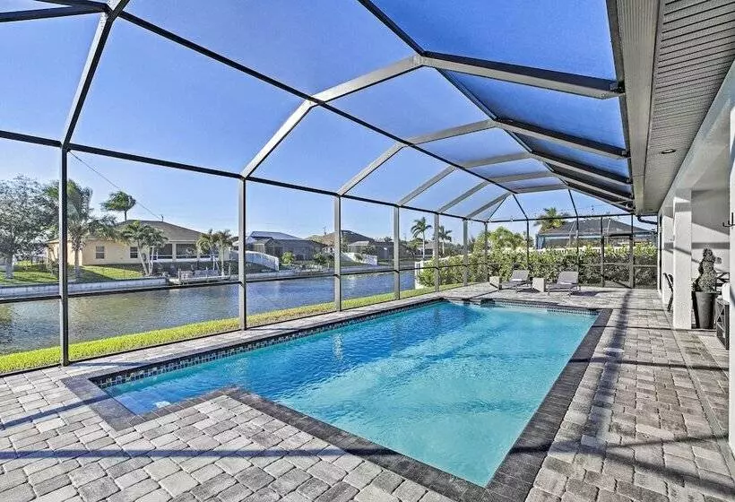 Sun Seekers Getaway: Lavish Cape Coral Villa
