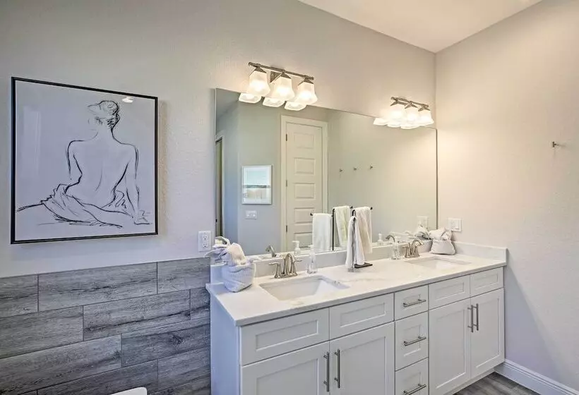 Sun Seekers Getaway: Lavish Cape Coral Villa