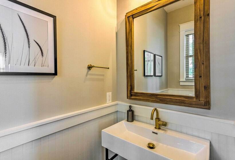 Sunny Fl Home  Miss Millies Landing  W/ Deck!