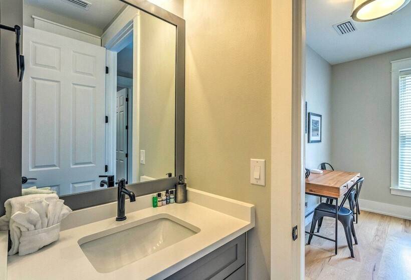 Sunny Fl Home  Miss Millies Landing  W/ Deck!