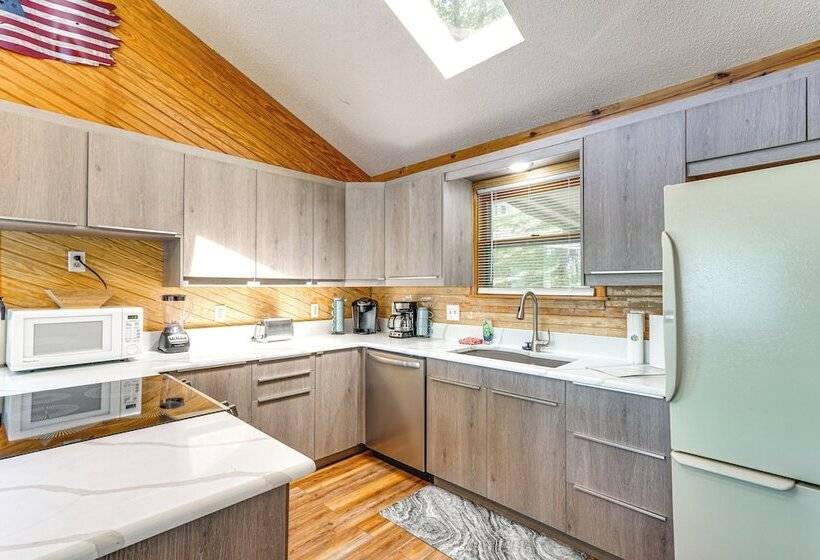 Sunrise Beach Cottage W/ Dock & Boat Launch!