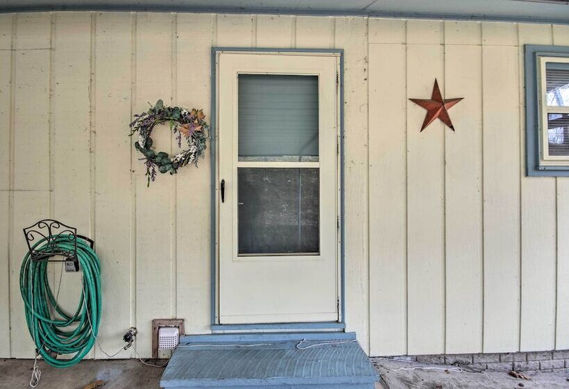 Sunrise Beach Cottage W/ Dock & Boat Launch!