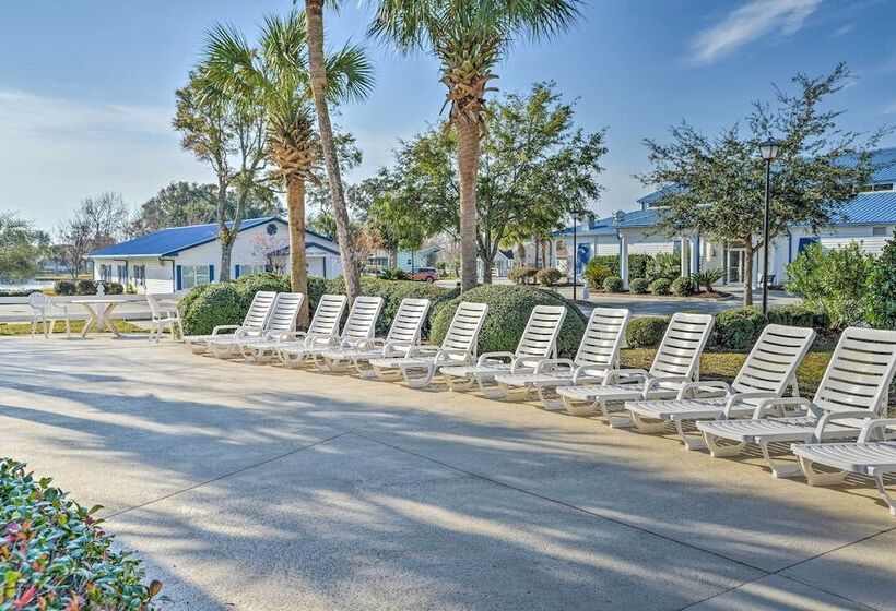 Walk To Ocean: Surfside Beach Home W/ Pool Access