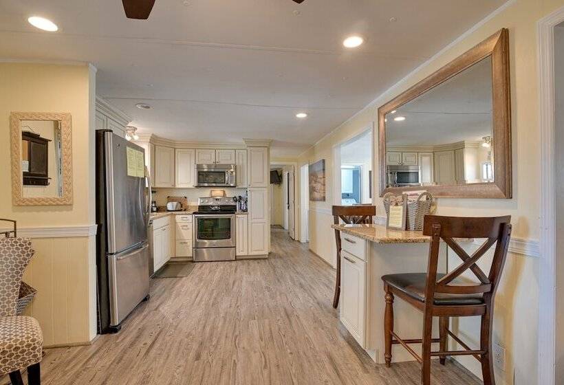 Walk To Ocean: Surfside Beach Home W/ Pool Access