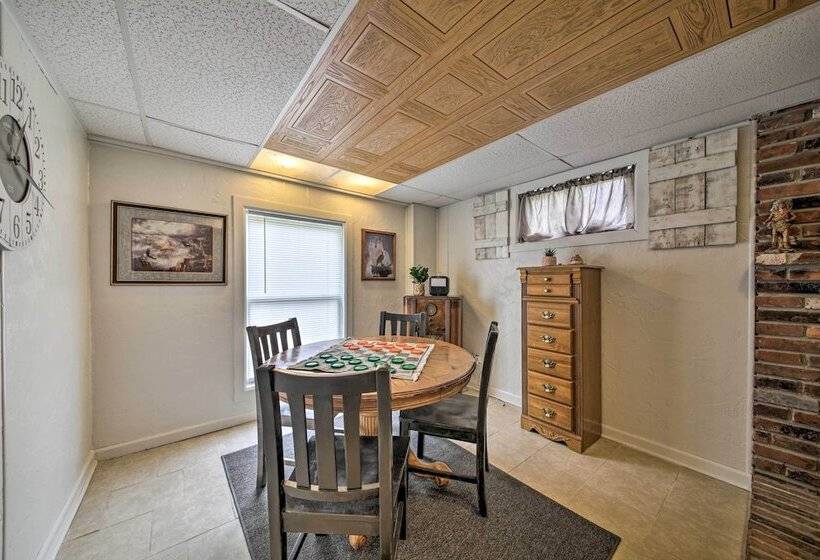 Traditional Country Home In De Soto W/ Yard!