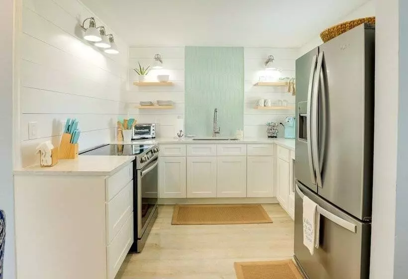 Tropical Cottage < 2 Mi To Hobe Sound Beach!