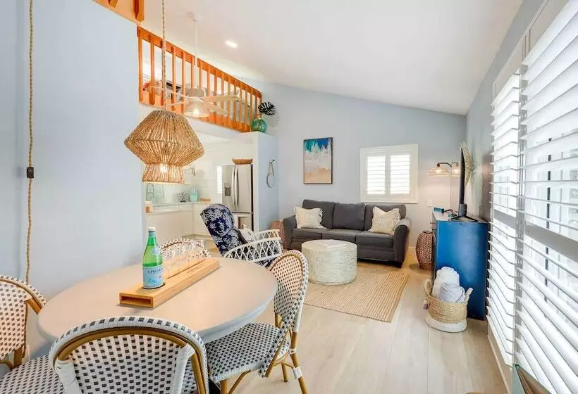 Tropical Cottage < 2 Mi To Hobe Sound Beach!