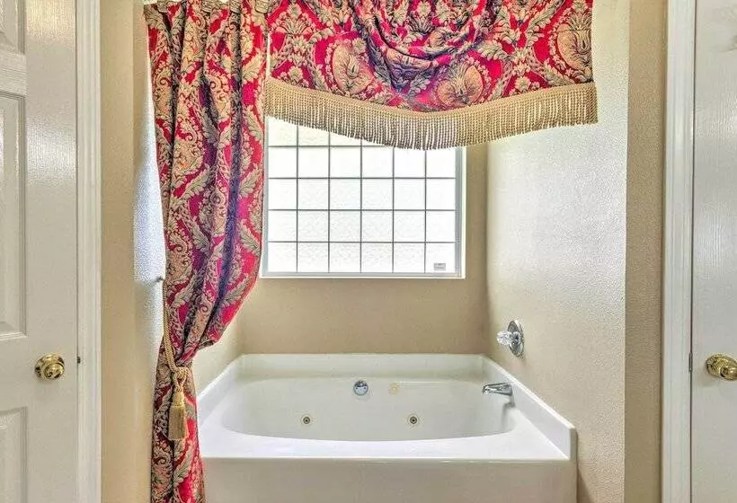 Waterfront Pensacola Home W/ Florida Room!