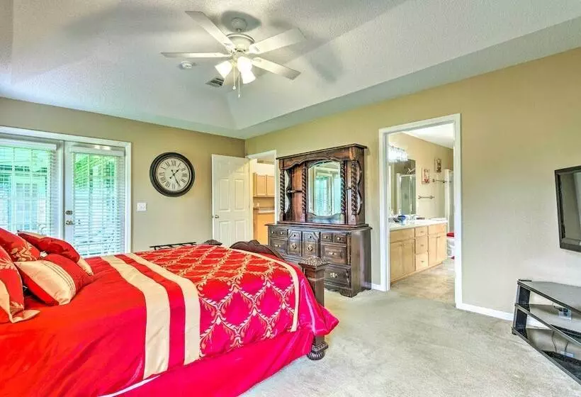Waterfront Pensacola Home W/ Florida Room!