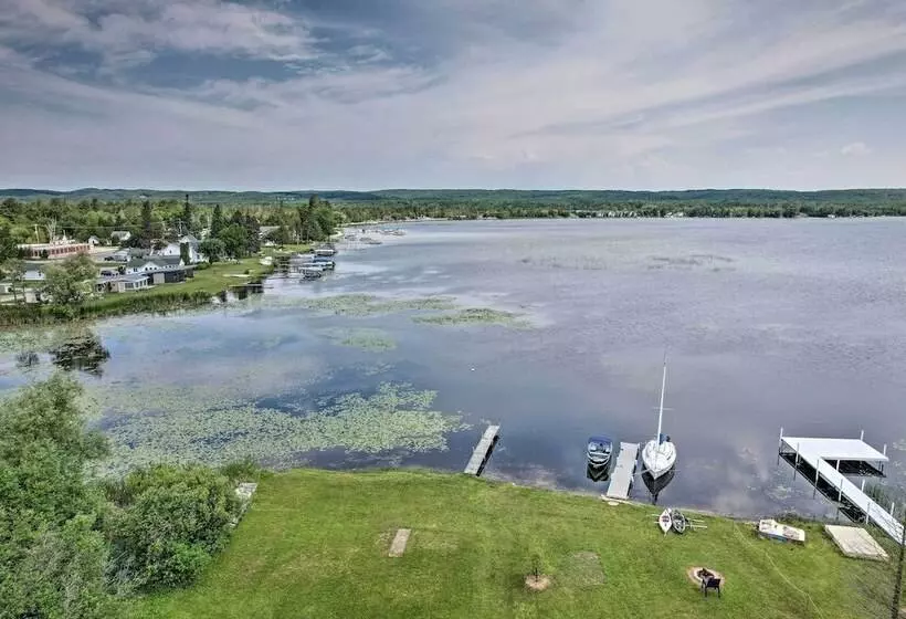 7 Mi To Nubs Nob: Lakefront Abode W/ Fire Pit!