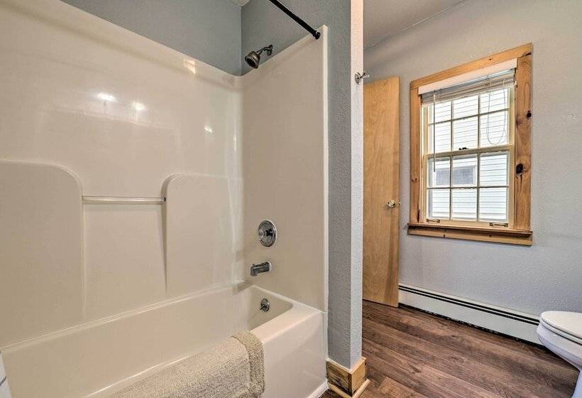 7 Mi To Nubs Nob: Lakefront Abode W/ Fire Pit!