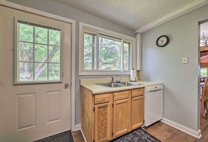 7 Mi To Nubs Nob: Lakefront Abode W/ Fire Pit!