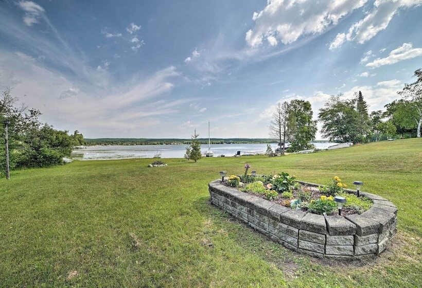 7 Mi To Nubs Nob: Lakefront Abode W/ Fire Pit!