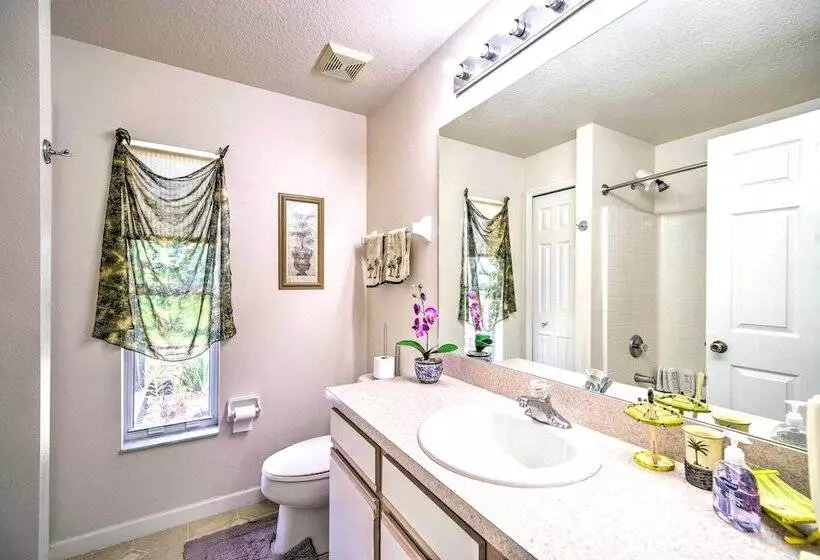 Banzai Palm Bay  Home Near Parks & Beaches!