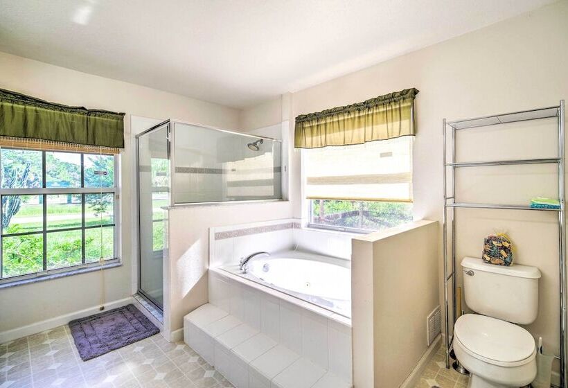 Banzai Palm Bay Home Near Parks & Beaches!