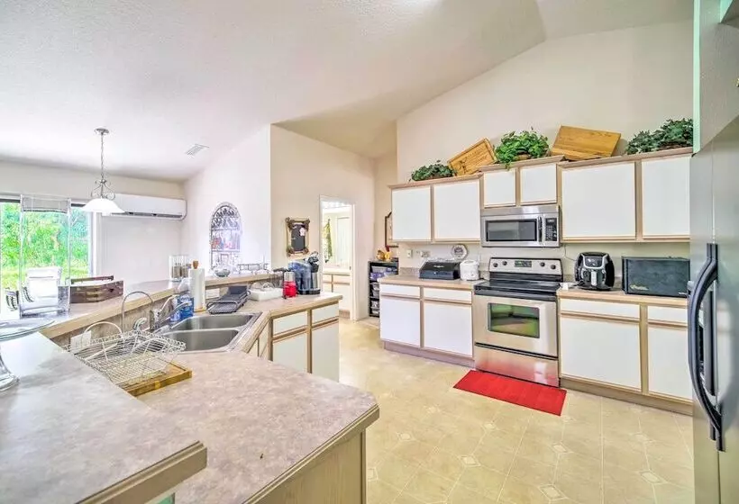 Banzai Palm Bay  Home Near Parks & Beaches!