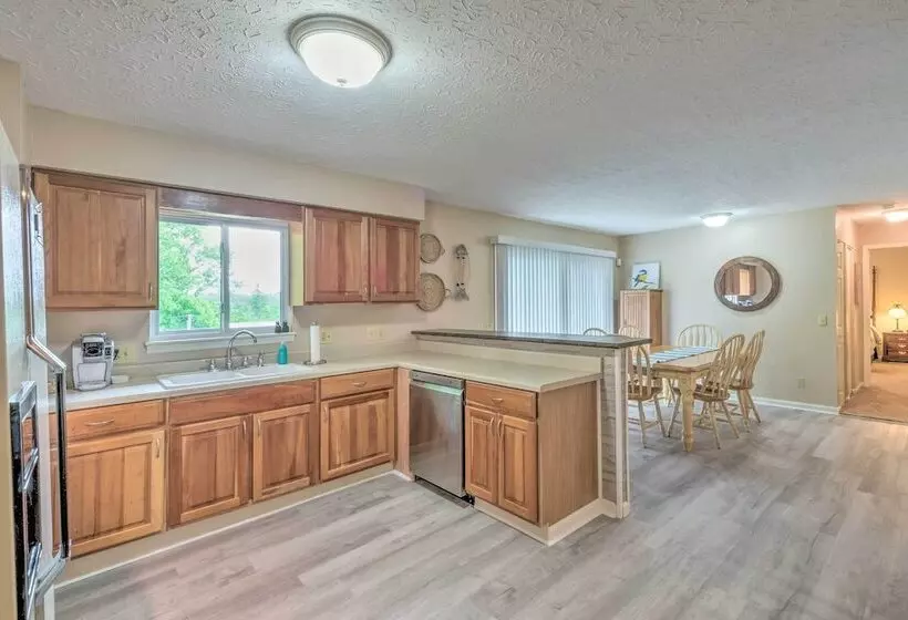 Barren River Lake Home W/ Boat Dock + Grill!