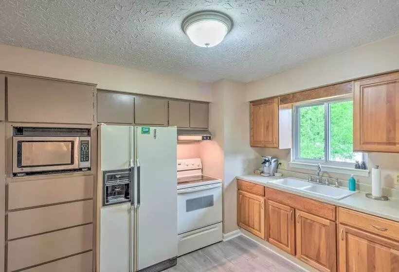 Barren River Lake Home W/ Boat Dock + Grill!