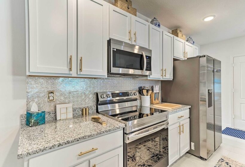 Beautiful Port St Lucie Home W/ Hot Tub!