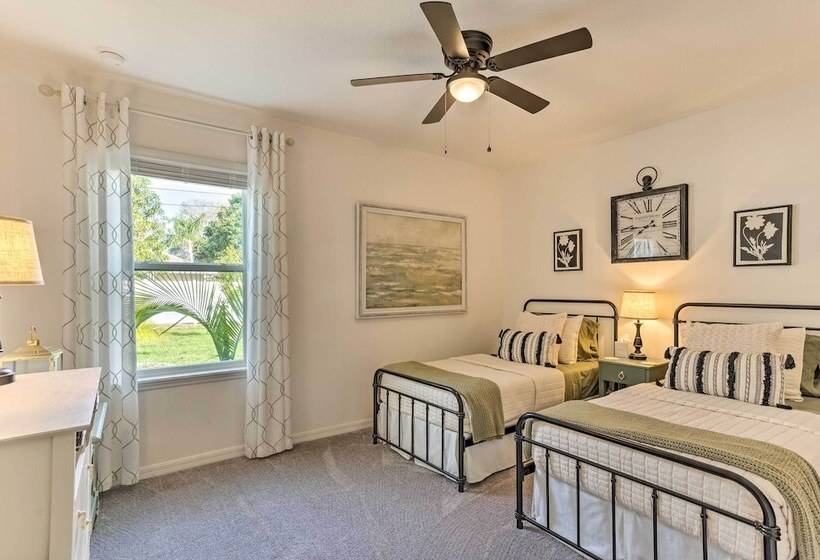 Beautiful Port St Lucie Home W/ Hot Tub!