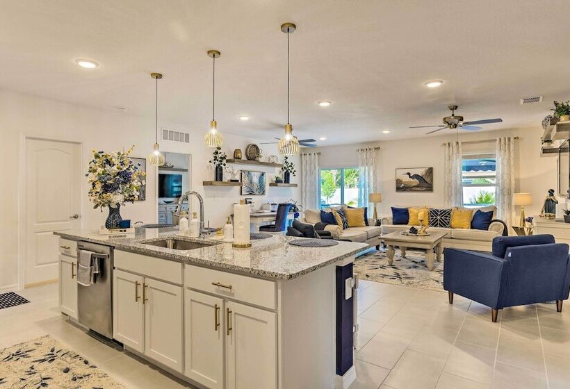 Beautiful Port St Lucie Home W/ Hot Tub!