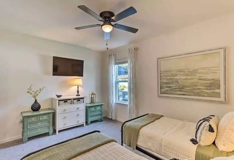 Beautiful Port St Lucie Home W/ Hot Tub!