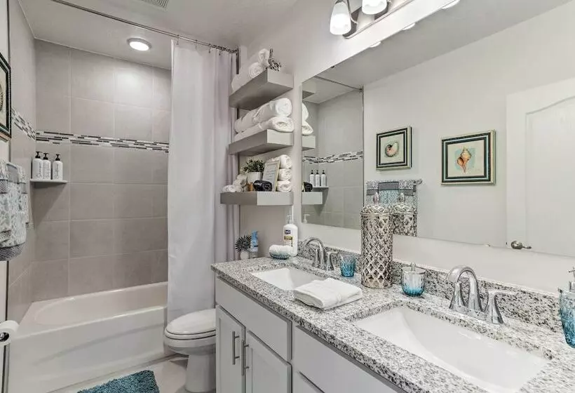 Beautiful Port St Lucie Home W/ Hot Tub!