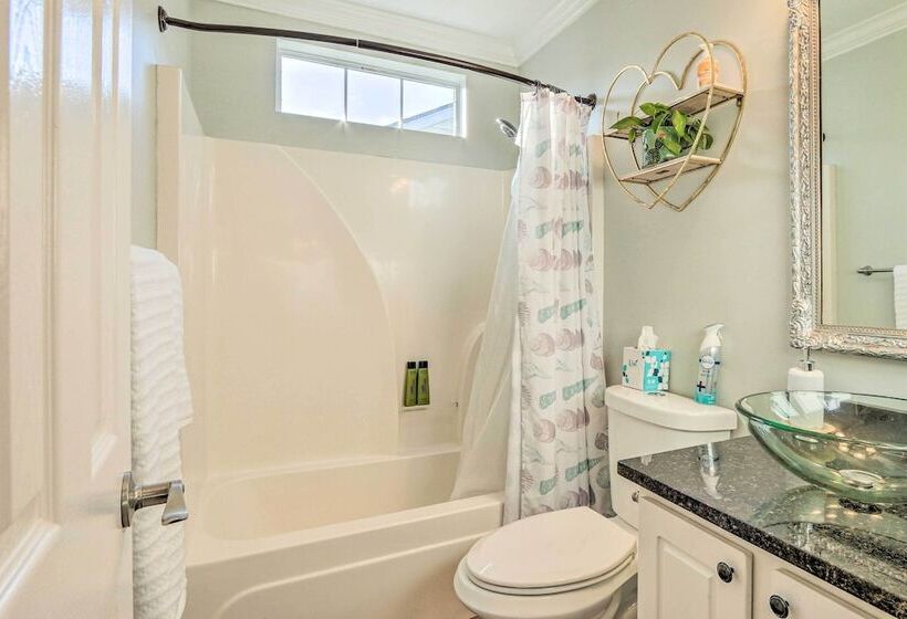 Bluffton Getaway W/ Fenced Yard: 7 Mi To Beach!